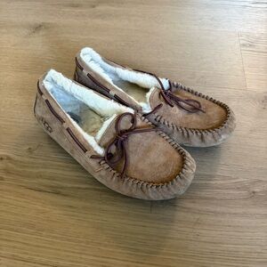 UGG Australia Dakota Moccasins Slippers
